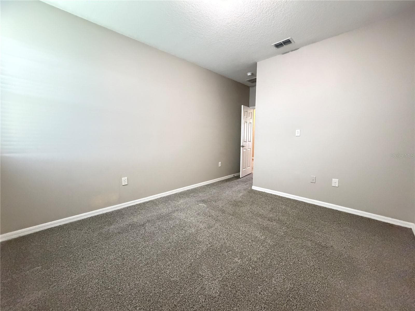 Single Family Residence at 860 BAY BRIDGE CIR, APOPKA, photo 14 of 47