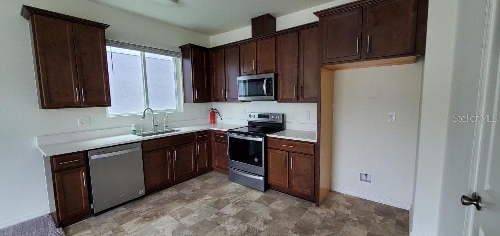 Single Family Residence at 2354 TWIN FLOWER LN, SANFORD, photo 6 of 23