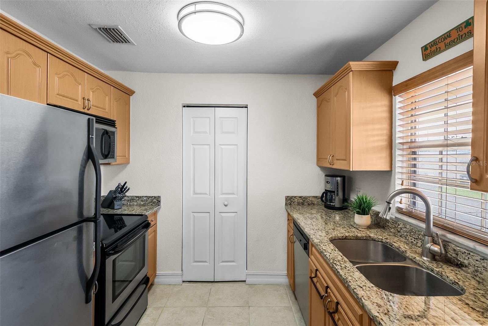 Spacious Kitchen, Loads of Light. - 200 COUNTRY CLUB DR #108, LARGO