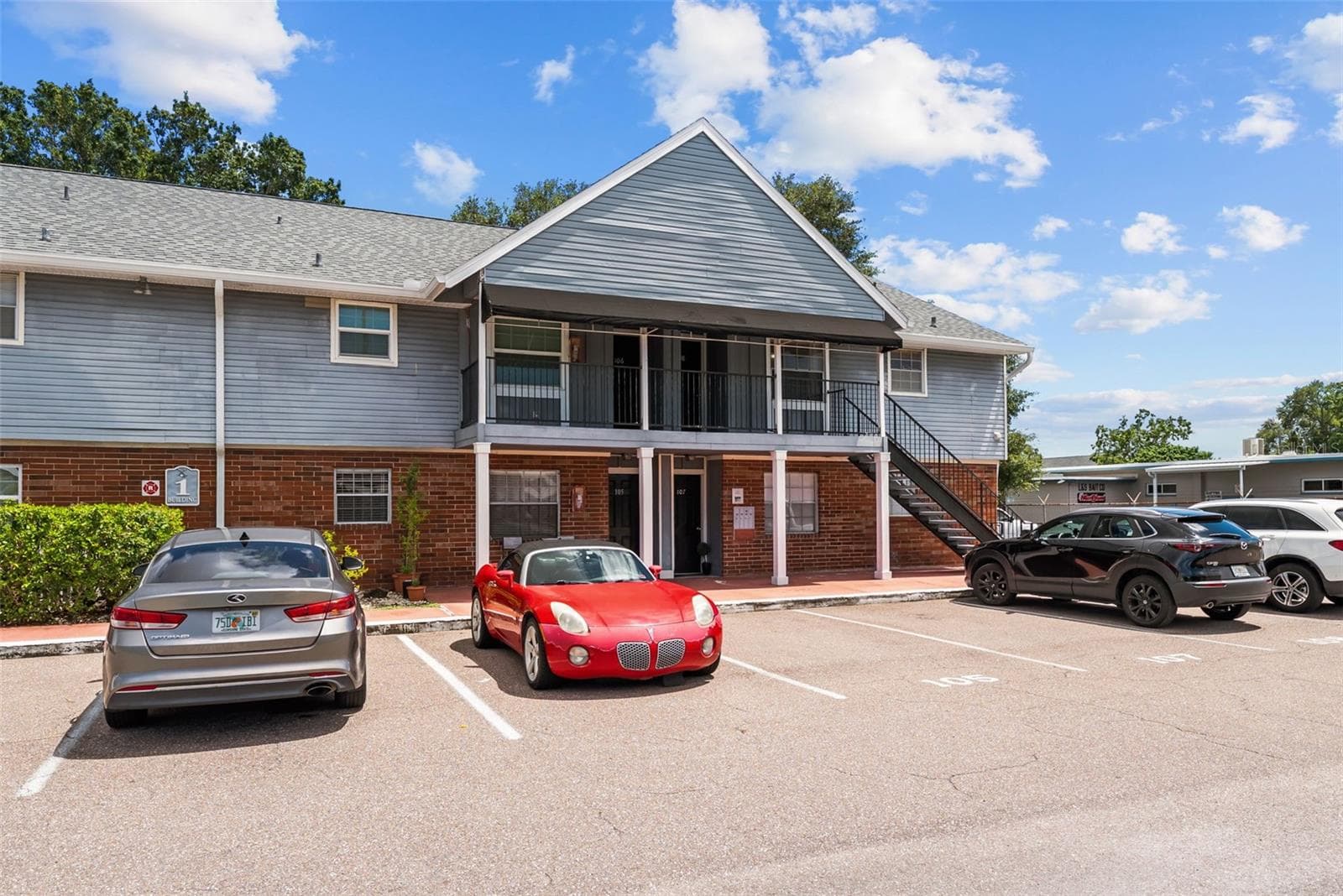 Parking Right at Stair Bottom - 200 COUNTRY CLUB DR #108, LARGO