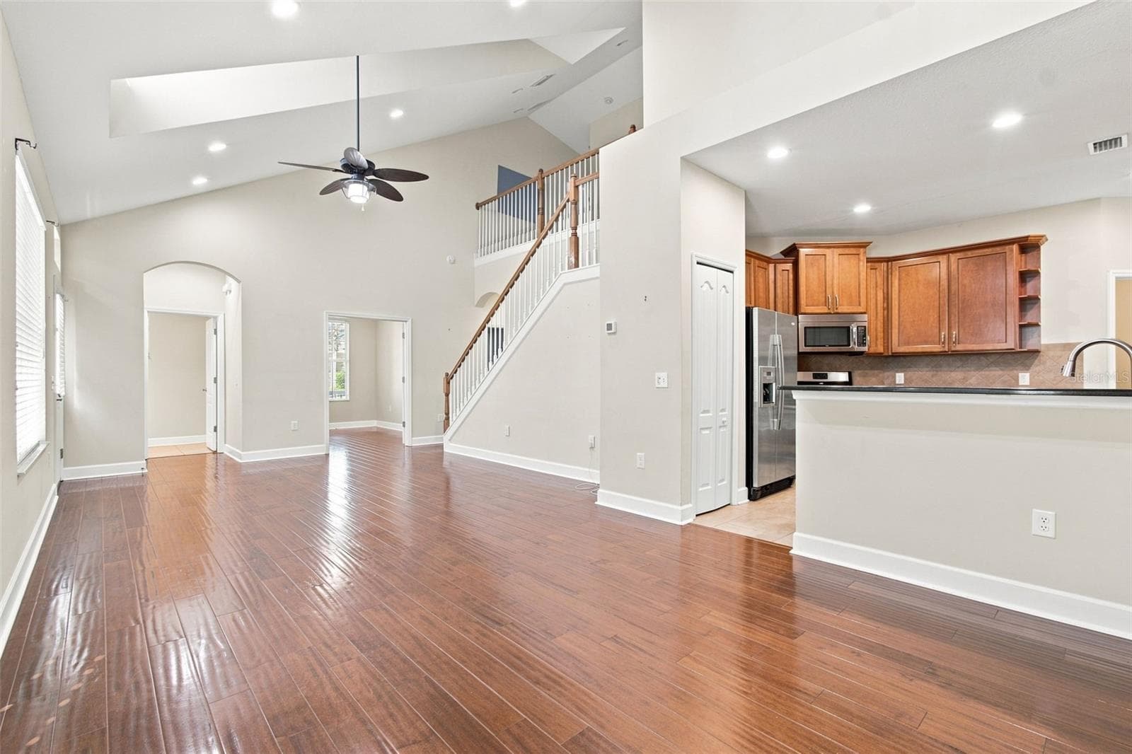 Single Family Residence at 20113 BENDING CREEK PL, TAMPA, photo 8 of 62
