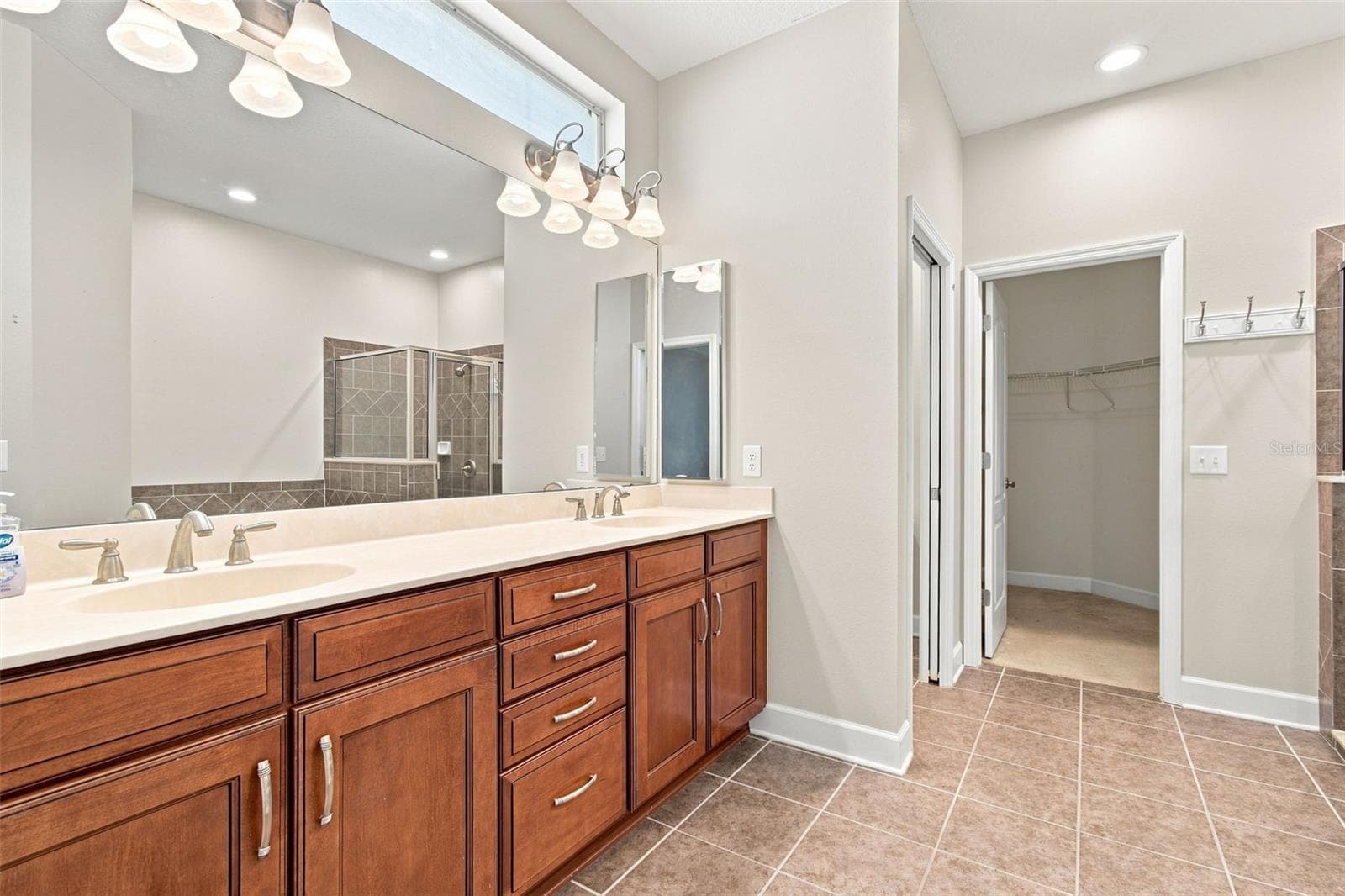 Single Family Residence at 20113 BENDING CREEK PL, TAMPA, photo 15 of 62