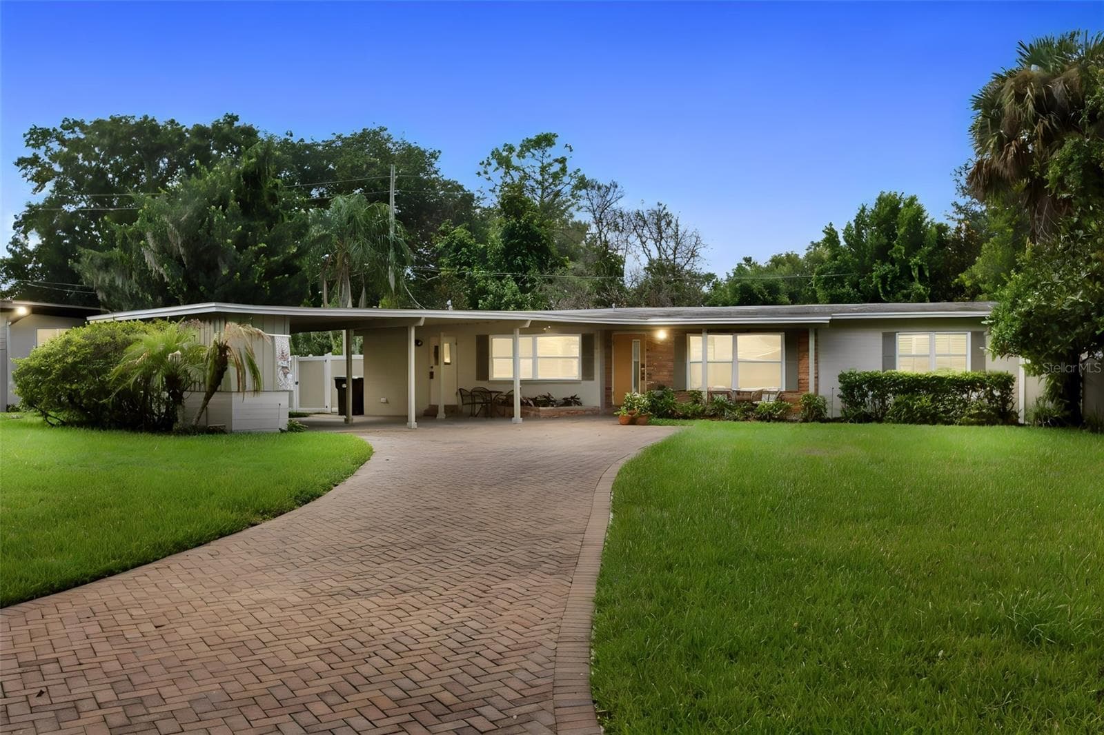Single Family Residence at 610 SWEETBRIAR RD, ORLANDO, photo 10 of 36