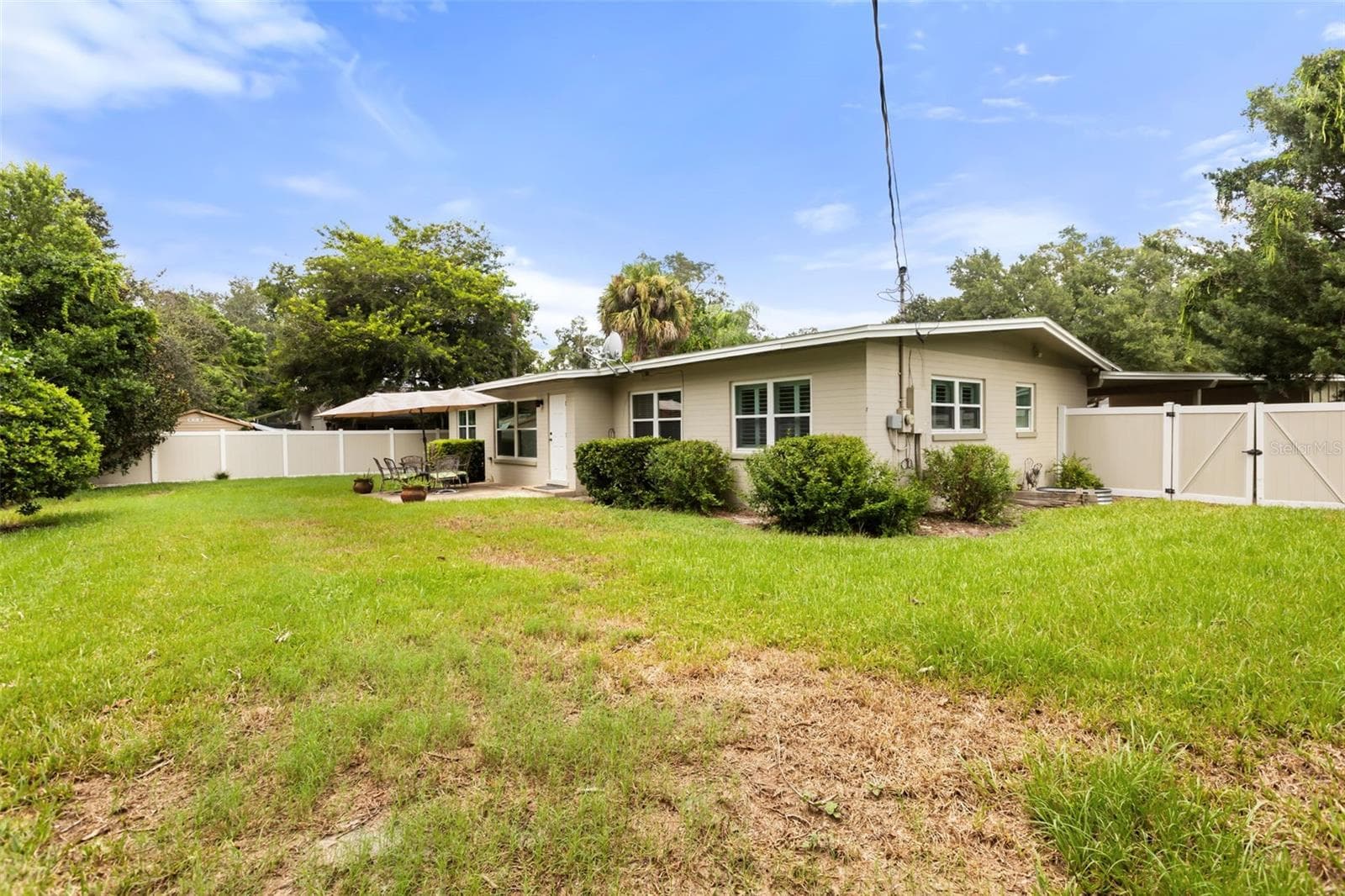 Fenced in backyard - 610 SWEETBRIAR RD, ORLANDO