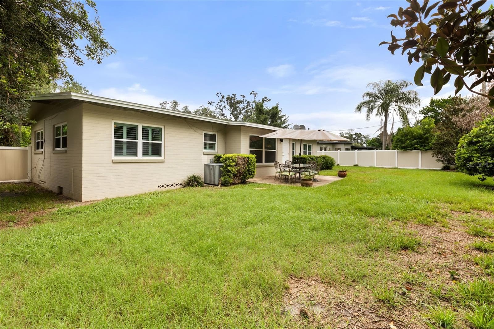 Ideal for creating garden, firepit, play area - 610 SWEETBRIAR RD, ORLANDO