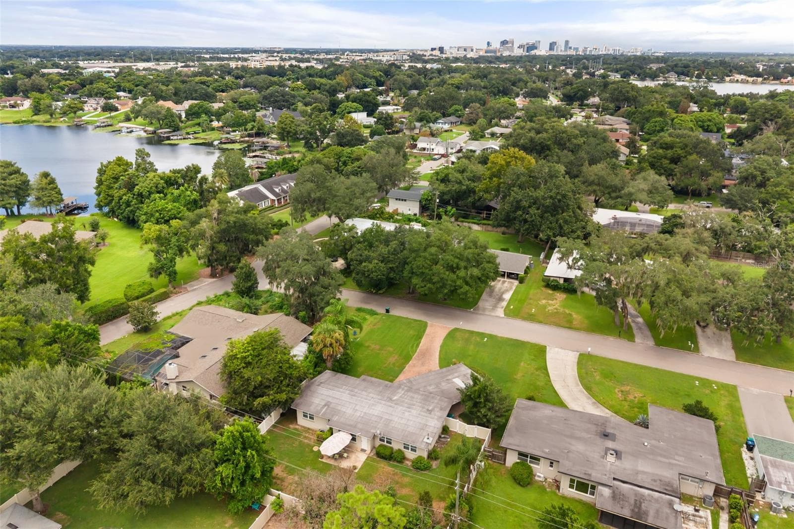 Single Family Residence at 610 SWEETBRIAR RD, ORLANDO, photo 33 of 36