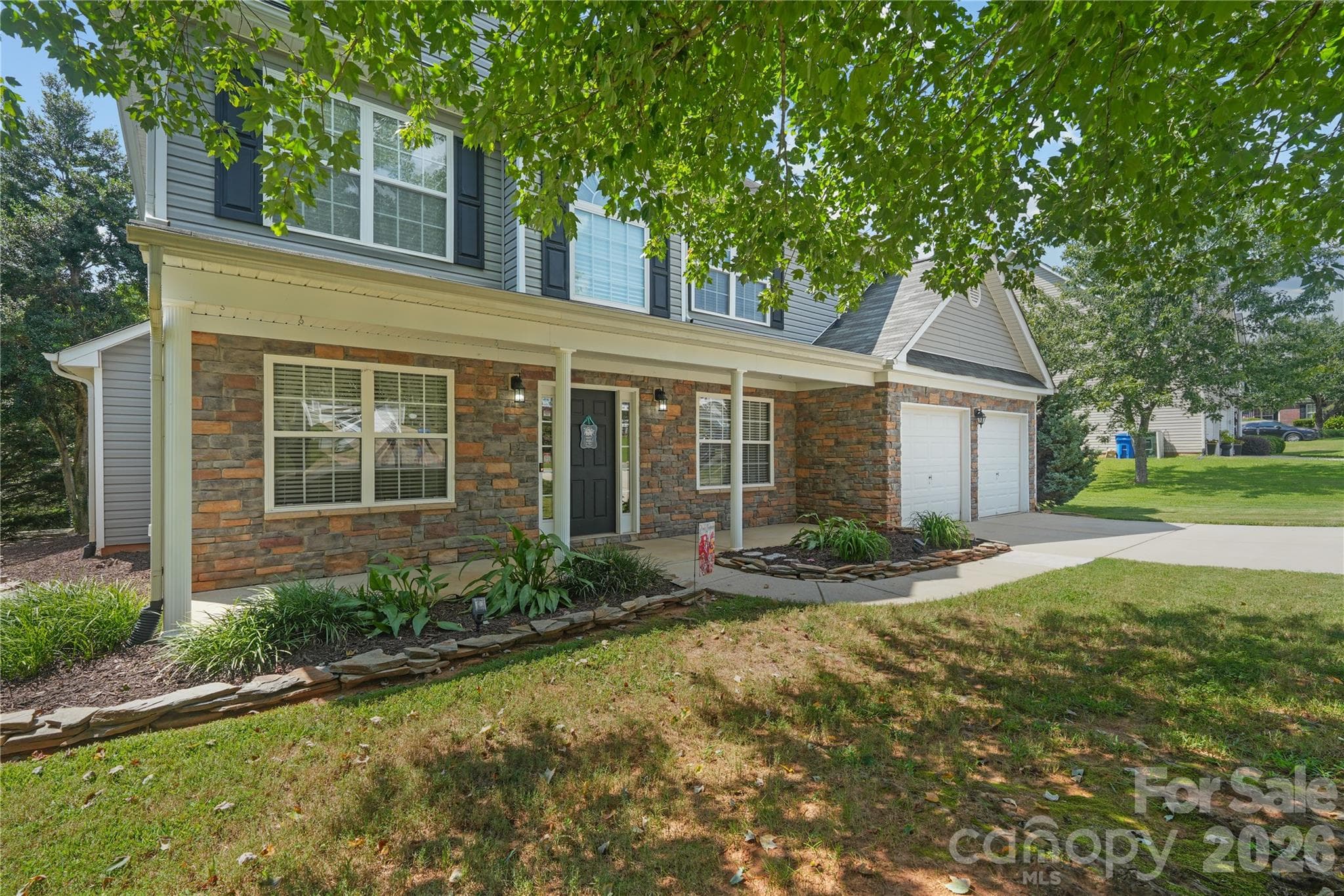 Single Family Residence at 190 Almora Loop, Mooresville, photo 2 of 40