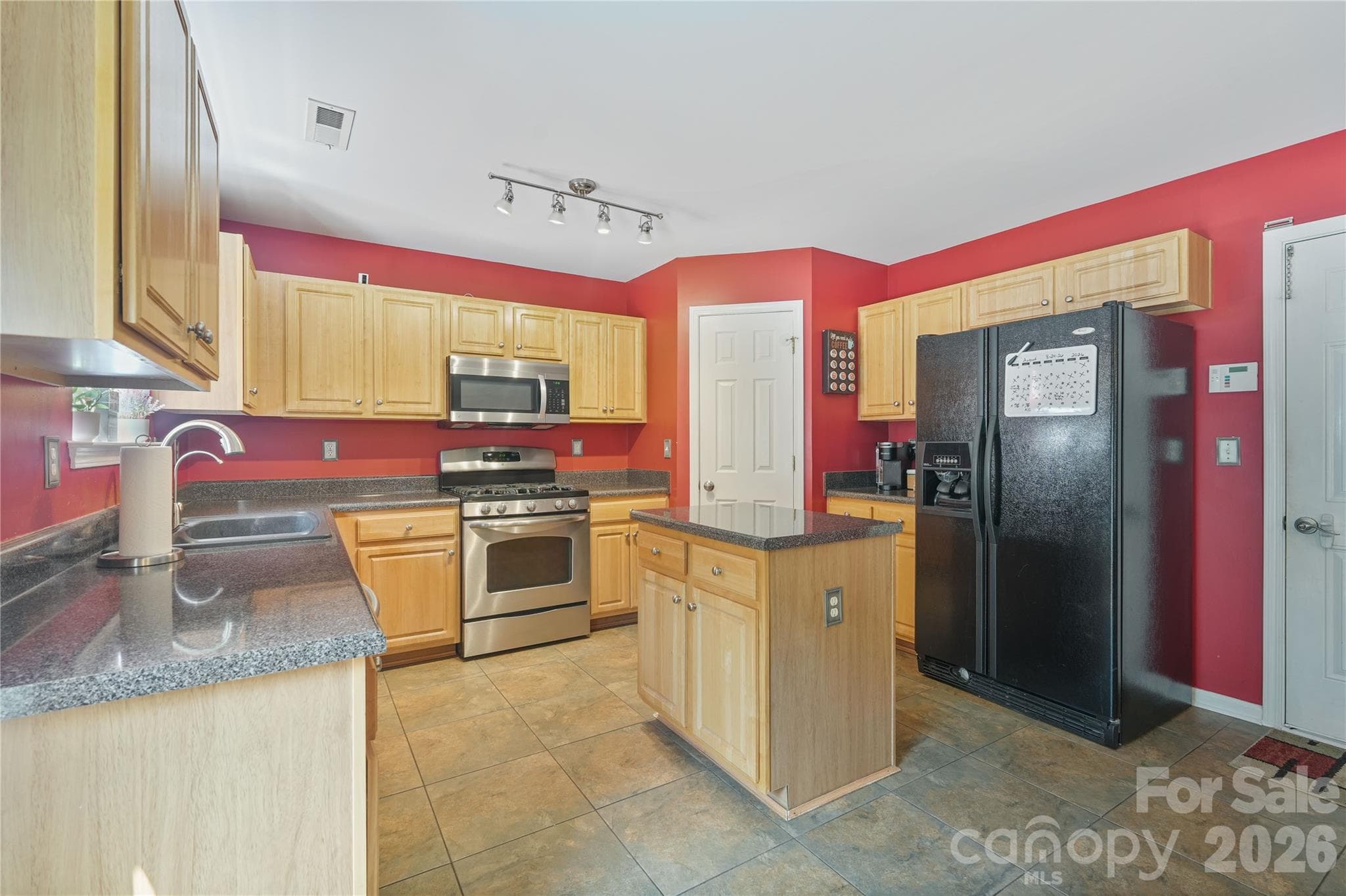 Single Family Residence at 190 Almora Loop, Mooresville, photo 16 of 40