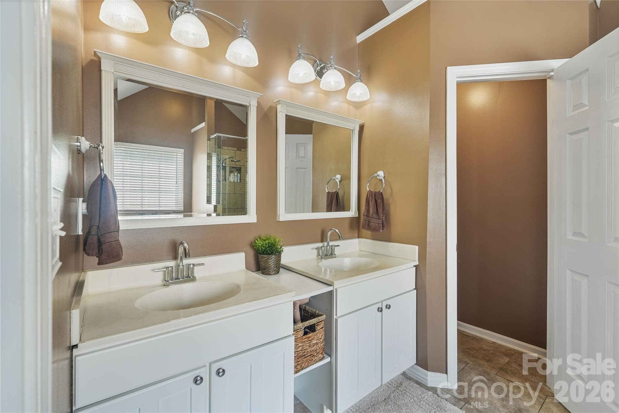 Single Family Residence at 190 Almora Loop, Mooresville, photo 23 of 40
