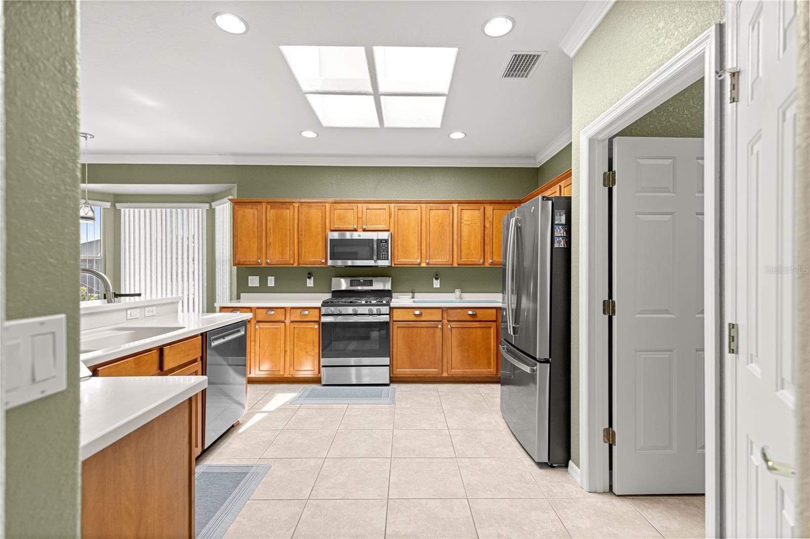 Single Family Residence at 12864 SE 92ND COURT RD, SUMMERFIELD, photo 8 of 67