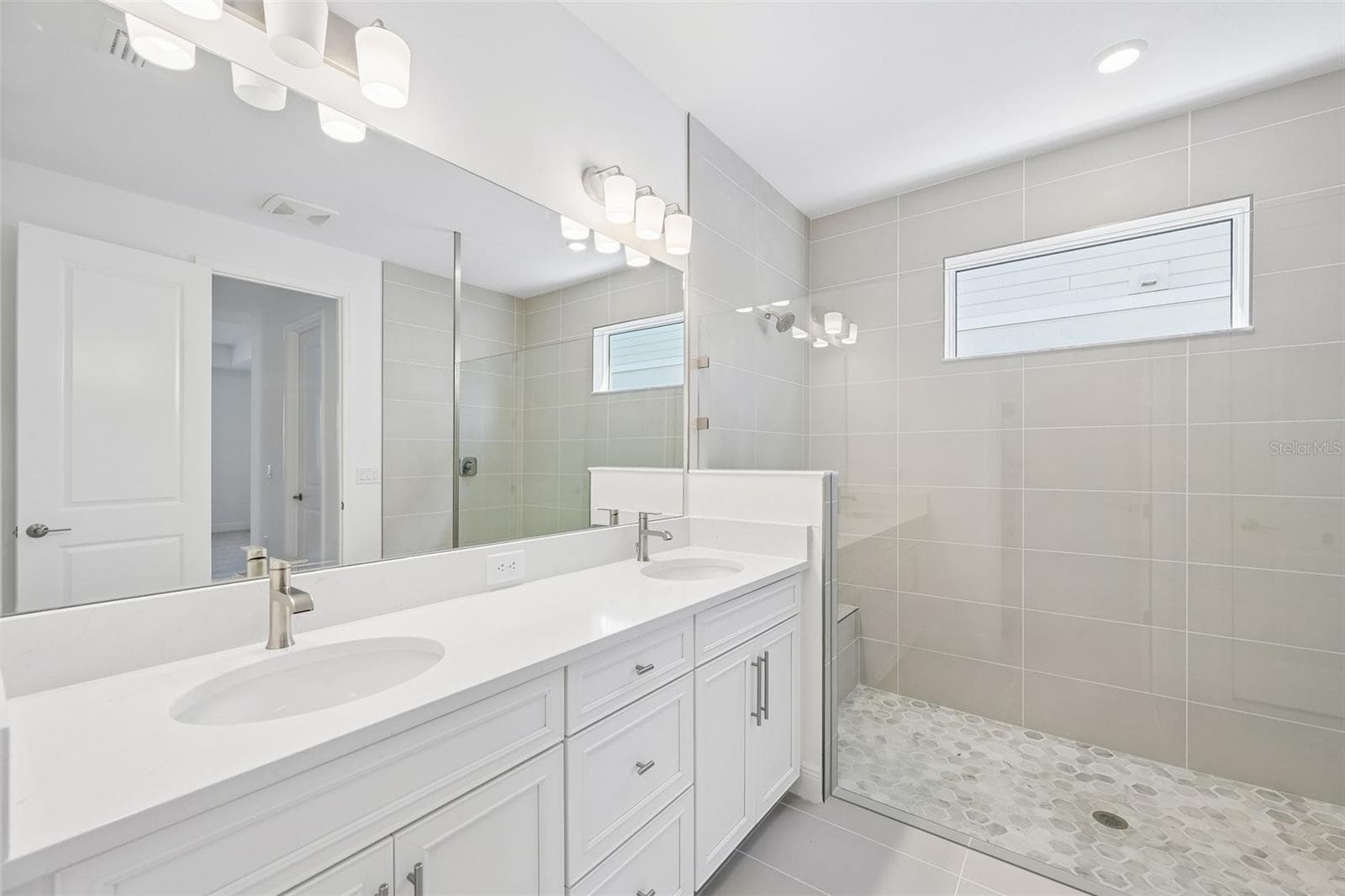 Single Family Residence at 7551 HAWKSTONE DR, SARASOTA, photo 19 of 31