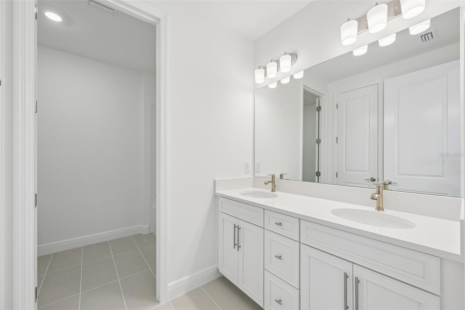 Single Family Residence at 7551 HAWKSTONE DR, SARASOTA, photo 23 of 31