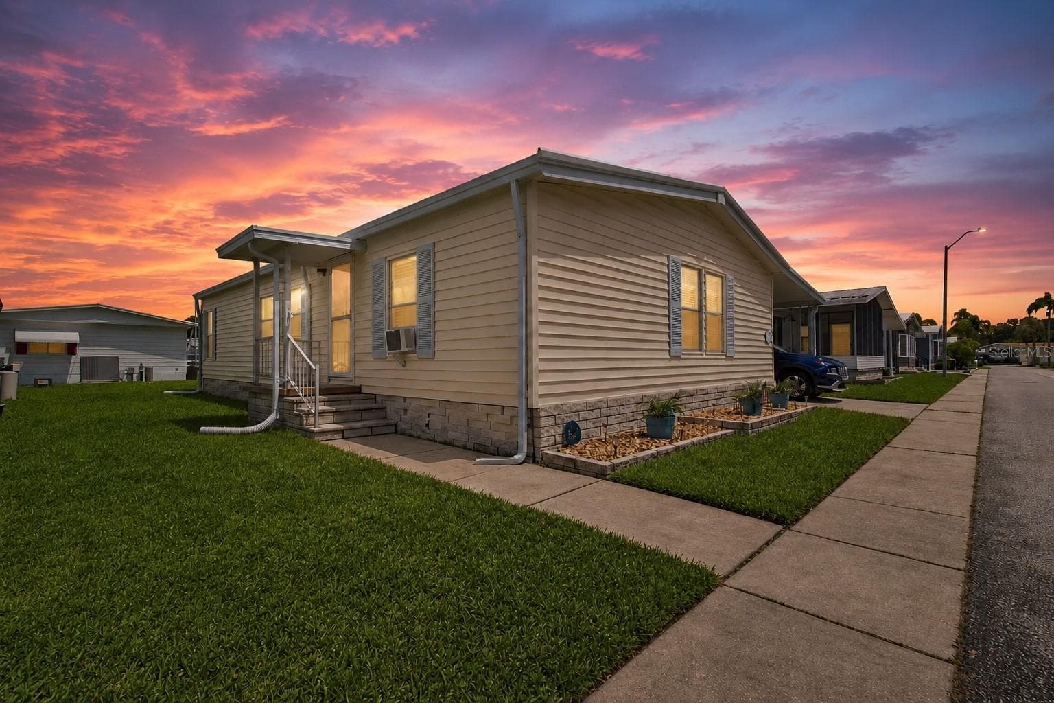 Manufactured Home at 56 PELICAN DR S, OLDSMAR, photo 2 of 61
