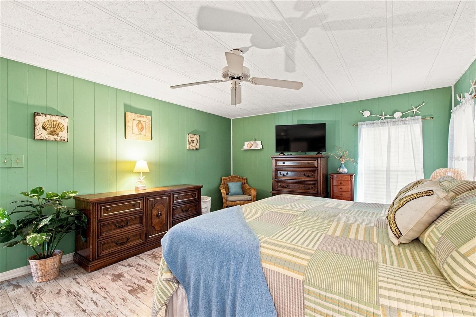Manufactured Home at 56 PELICAN DR S, OLDSMAR, photo 23 of 61