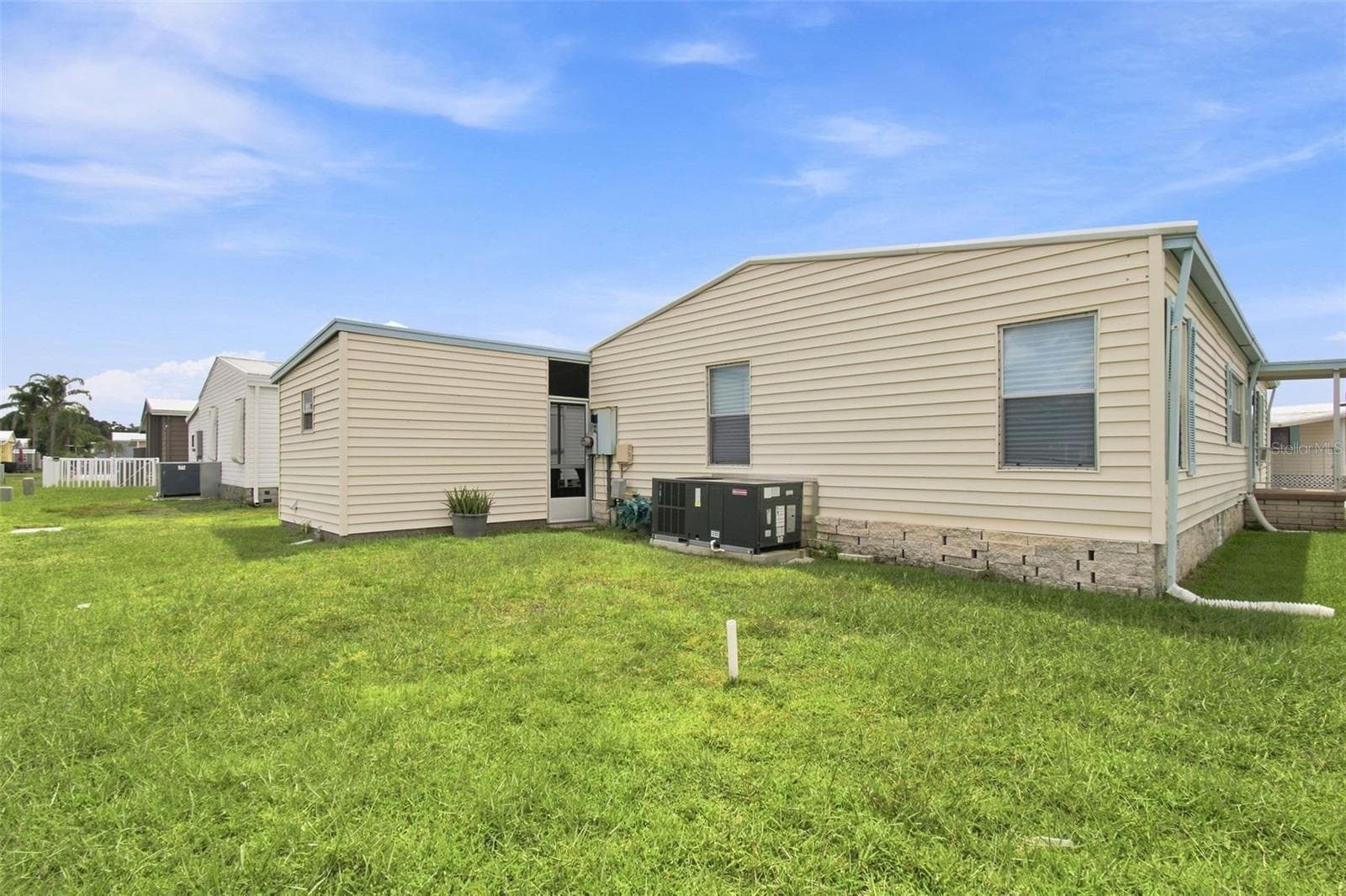 Manufactured Home at 56 PELICAN DR S, OLDSMAR, photo 44 of 61