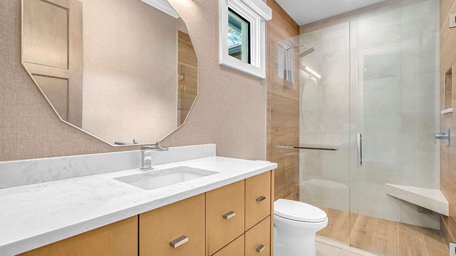 Bedroom 2 Ensuite Bath - 901 GOLFVIEW TER, WINTER PARK