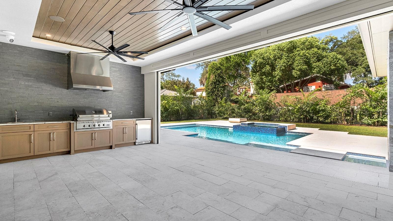Covered Lanai with Summer Kitchen & Remote Screens - 901 GOLFVIEW TER, WINTER PARK