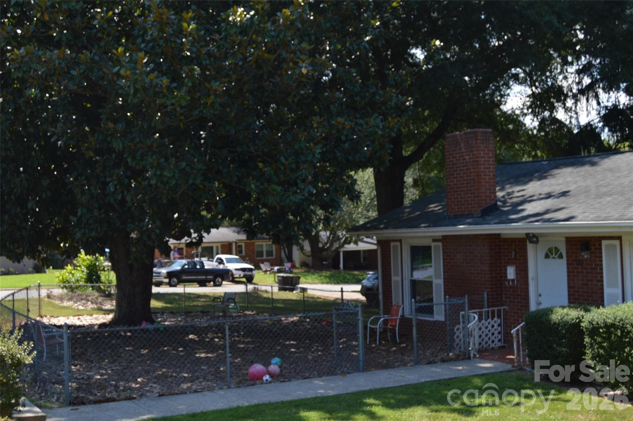 Single Family Residence at 437 Hillcrest Road, Statesville, photo 4 of 29