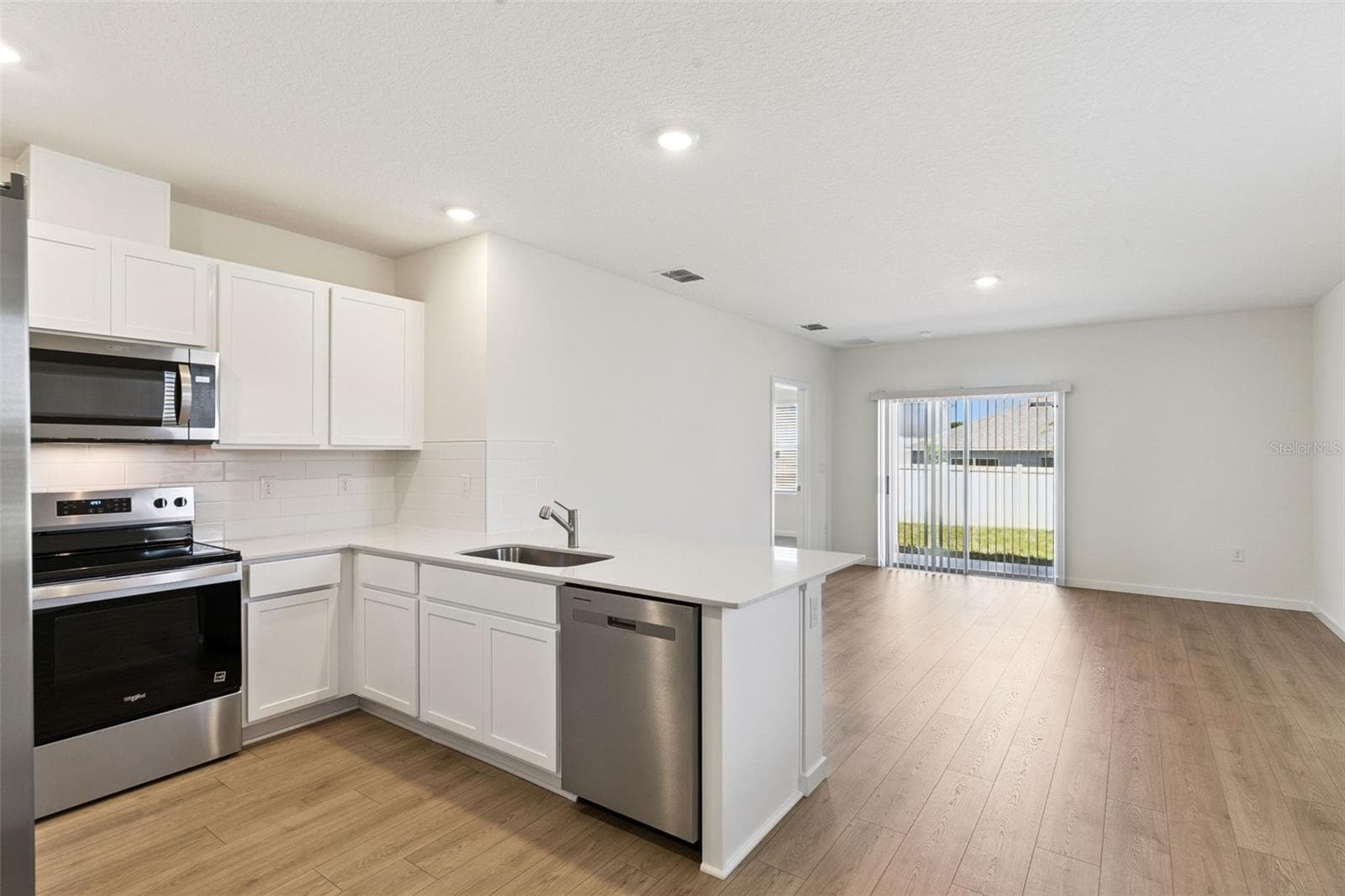 Single Family Residence at 1352 GRAND FLORA LN, SANFORD, photo 14 of 39