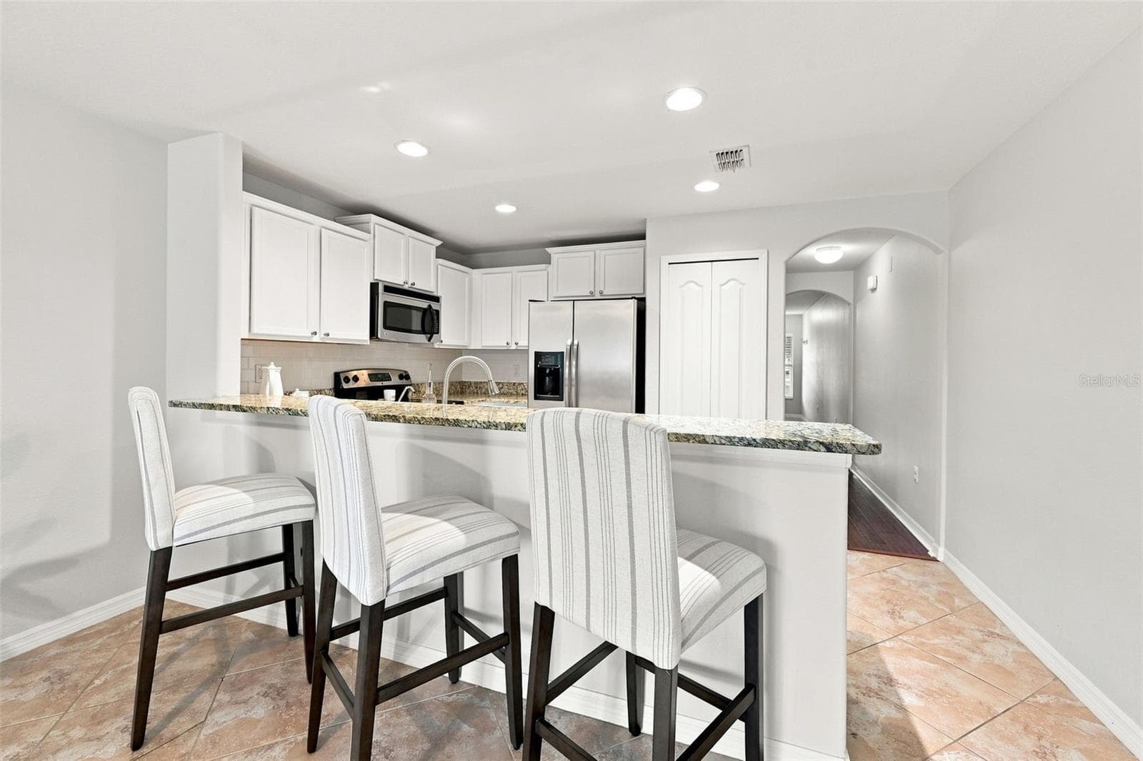 Townhouse at 9755 TRUMPET VINE LOOP, NEW PORT RICHEY, photo 7 of 33