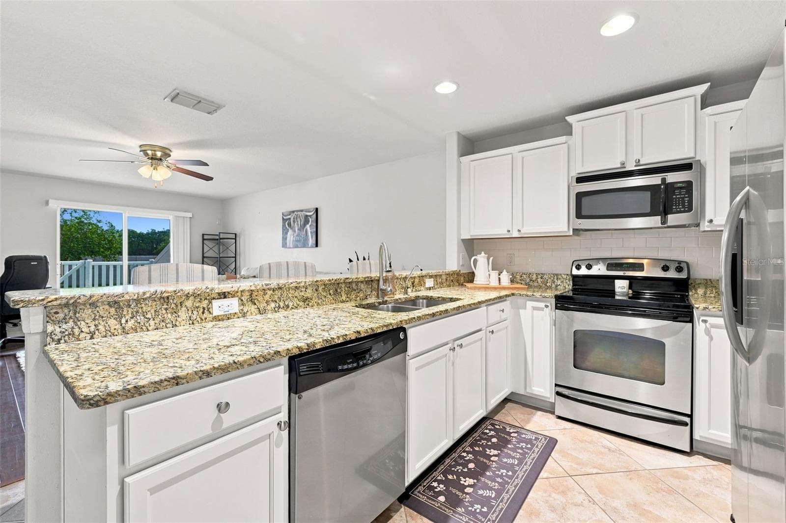 Townhouse at 9755 TRUMPET VINE LOOP, NEW PORT RICHEY, photo 9 of 33