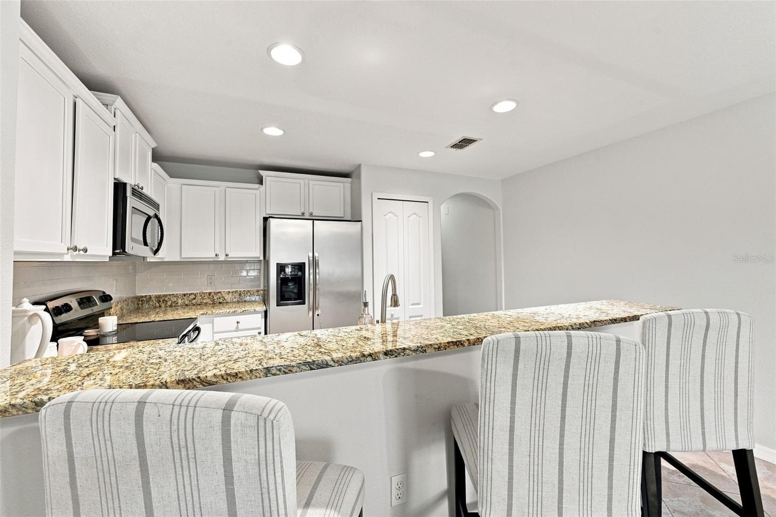 Townhouse at 9755 TRUMPET VINE LOOP, NEW PORT RICHEY, photo 10 of 33