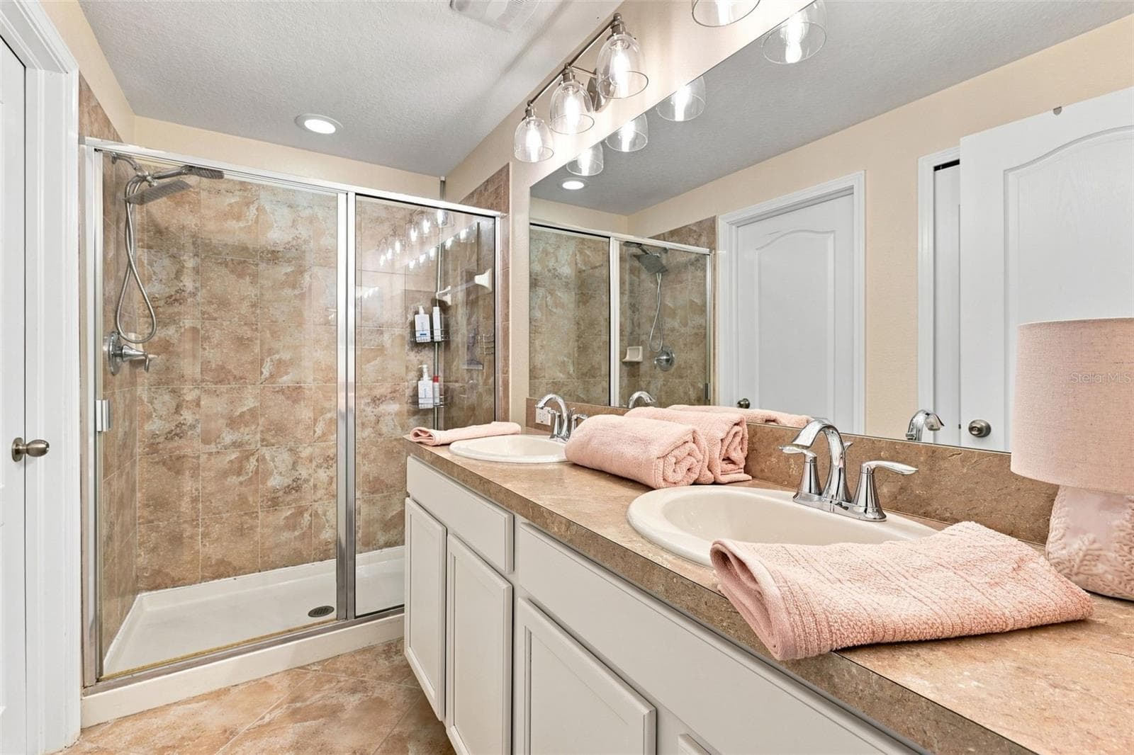 Townhouse at 9755 TRUMPET VINE LOOP, NEW PORT RICHEY, photo 14 of 33