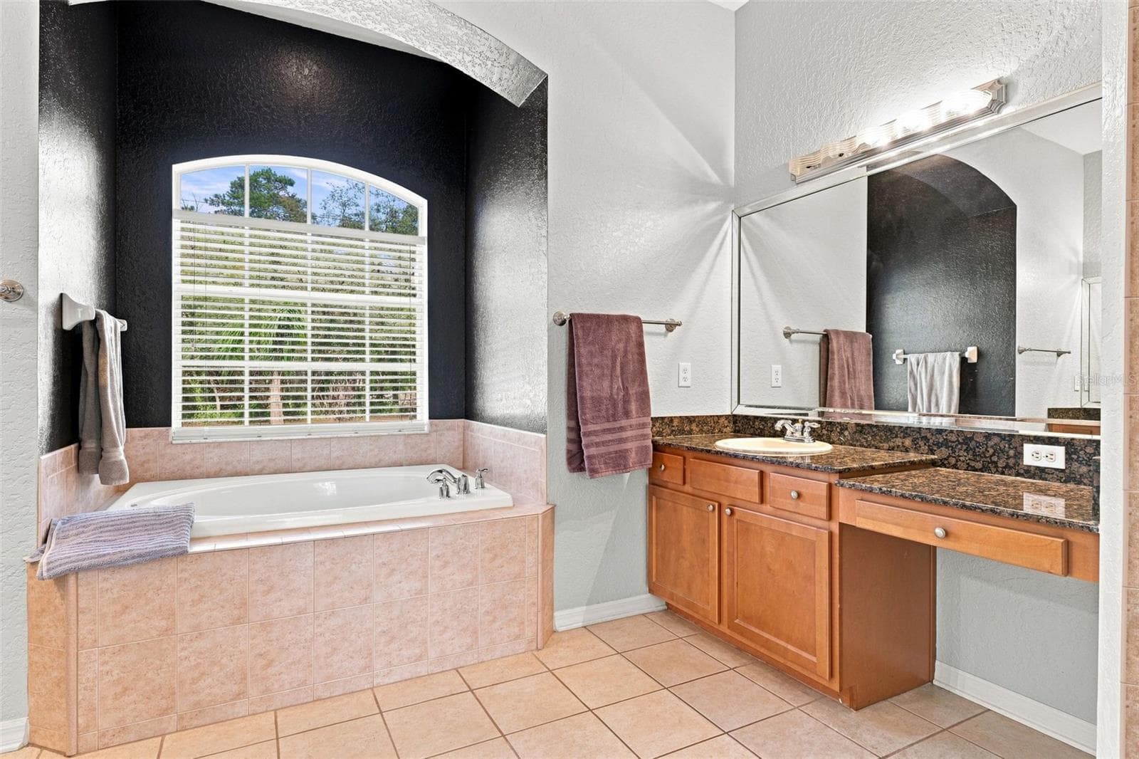 Primary Bathroom - 25 SANDERS CIR, HOMOSASSA
