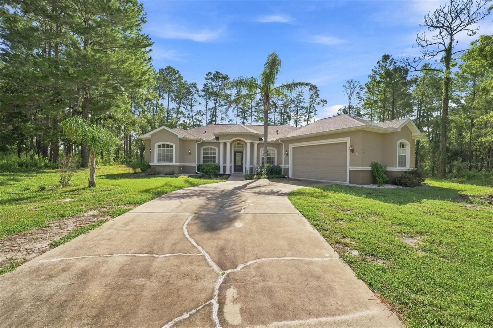 Front Exterior - 25 SANDERS CIR, HOMOSASSA