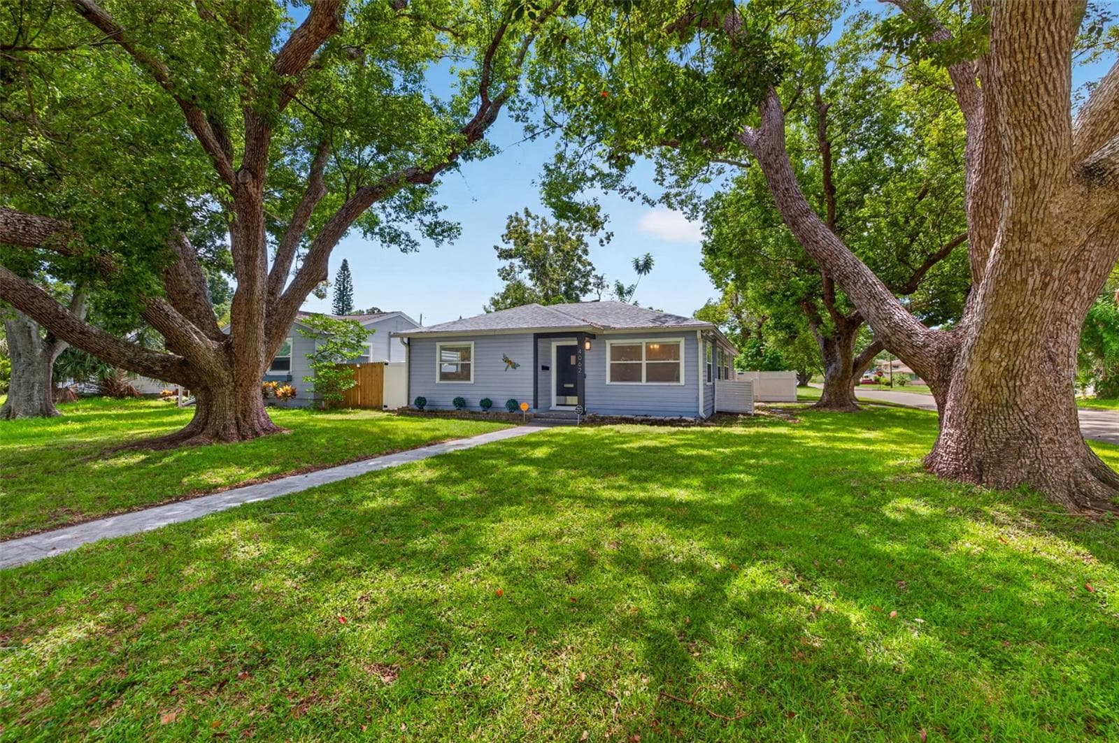Single Family Residence at 4062 3RD AVE N, ST PETERSBURG, photo 3 of 32