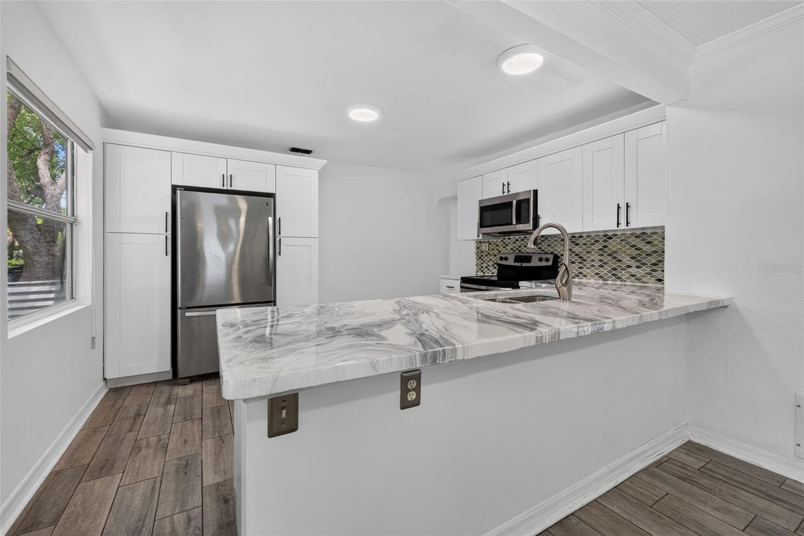 Single Family Residence at 4062 3RD AVE N, ST PETERSBURG, photo 6 of 32