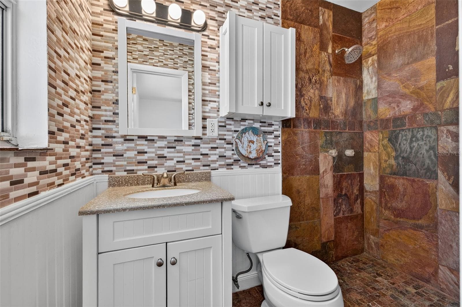 Primary en suite - 4062 3RD AVE N, ST PETERSBURG