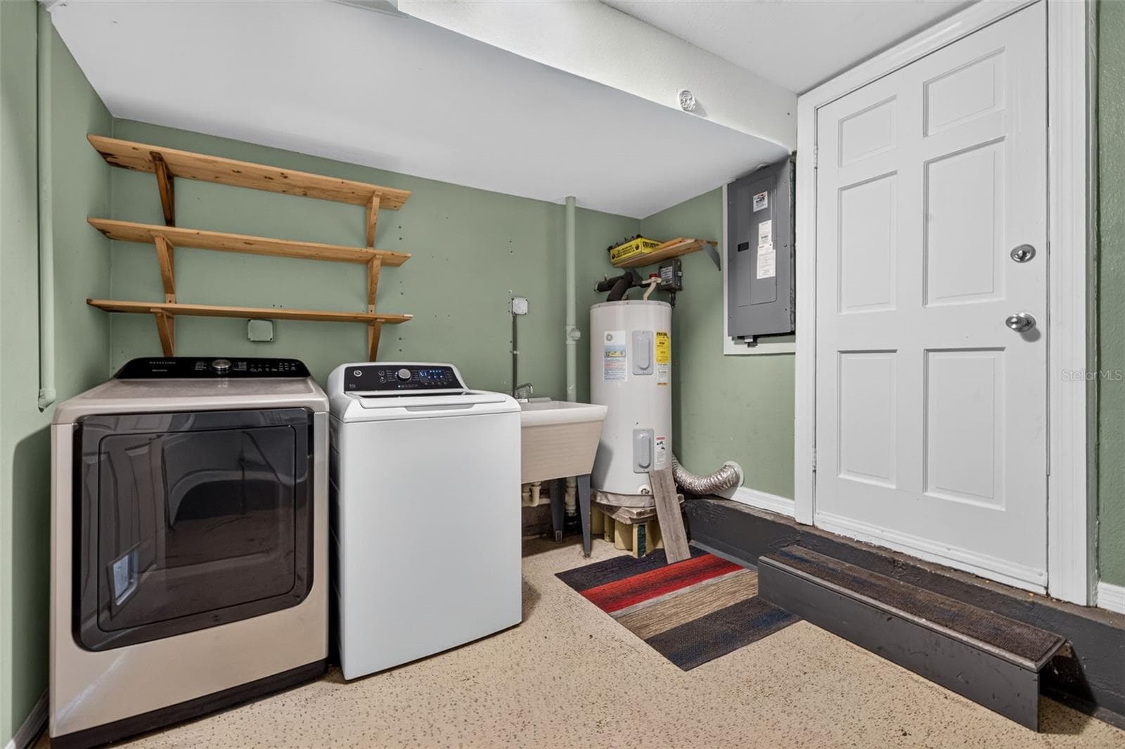 Interior Laundry - 4062 3RD AVE N, ST PETERSBURG