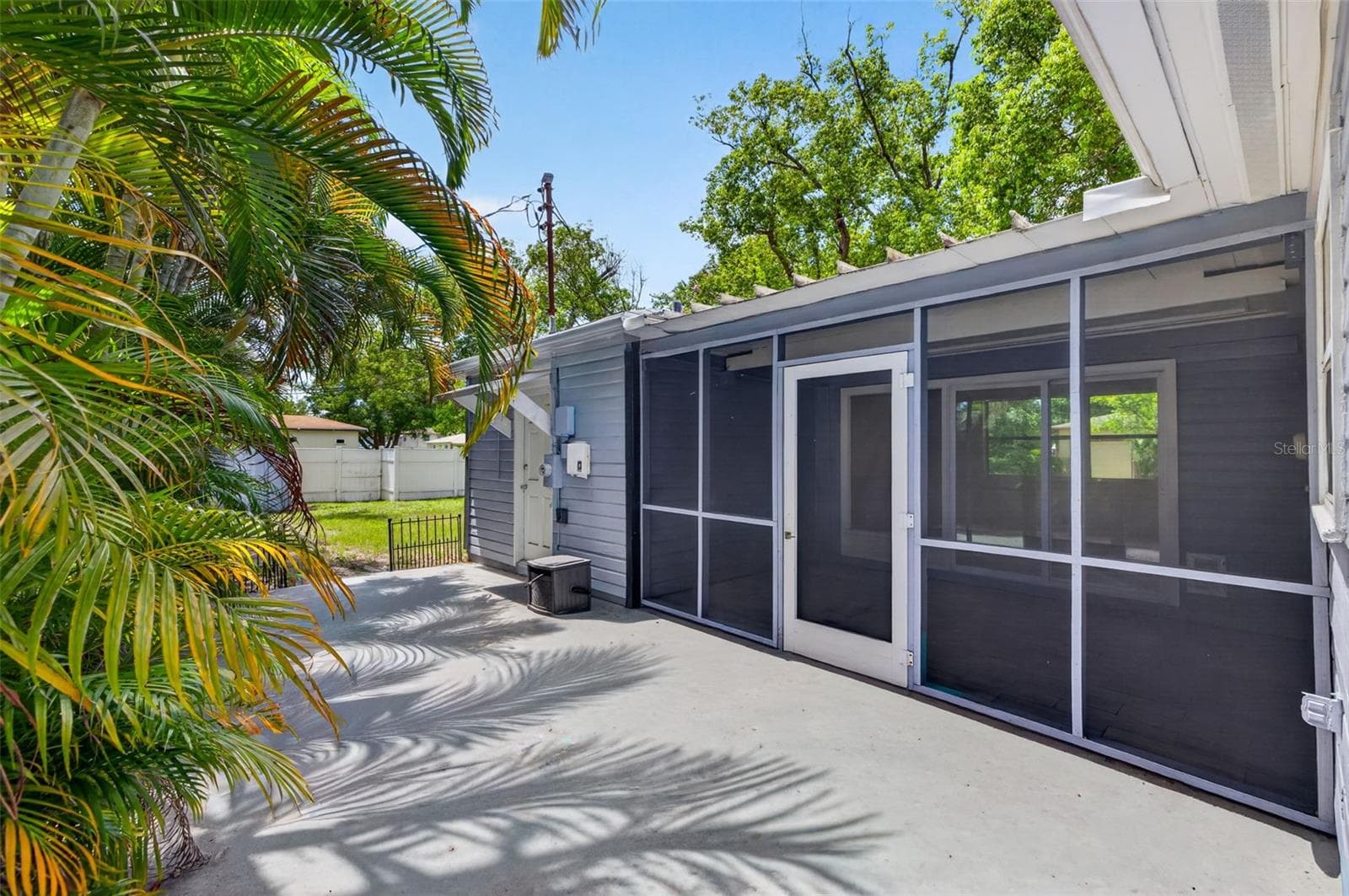 Private side yard patio - 4062 3RD AVE N, ST PETERSBURG