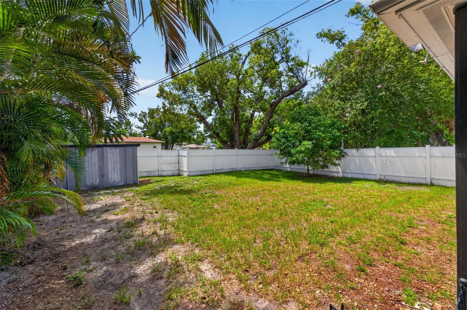 Large fenced in backyard with plenty of room for a pool - 4062 3RD AVE N, ST PETERSBURG