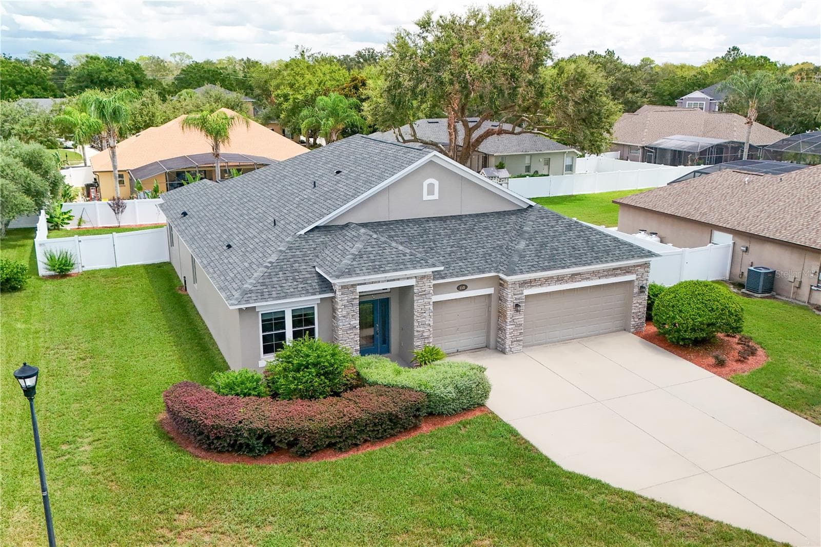 Single Family Residence at 115 SAPPHIRE CT, AUBURNDALE, photo 3 of 60