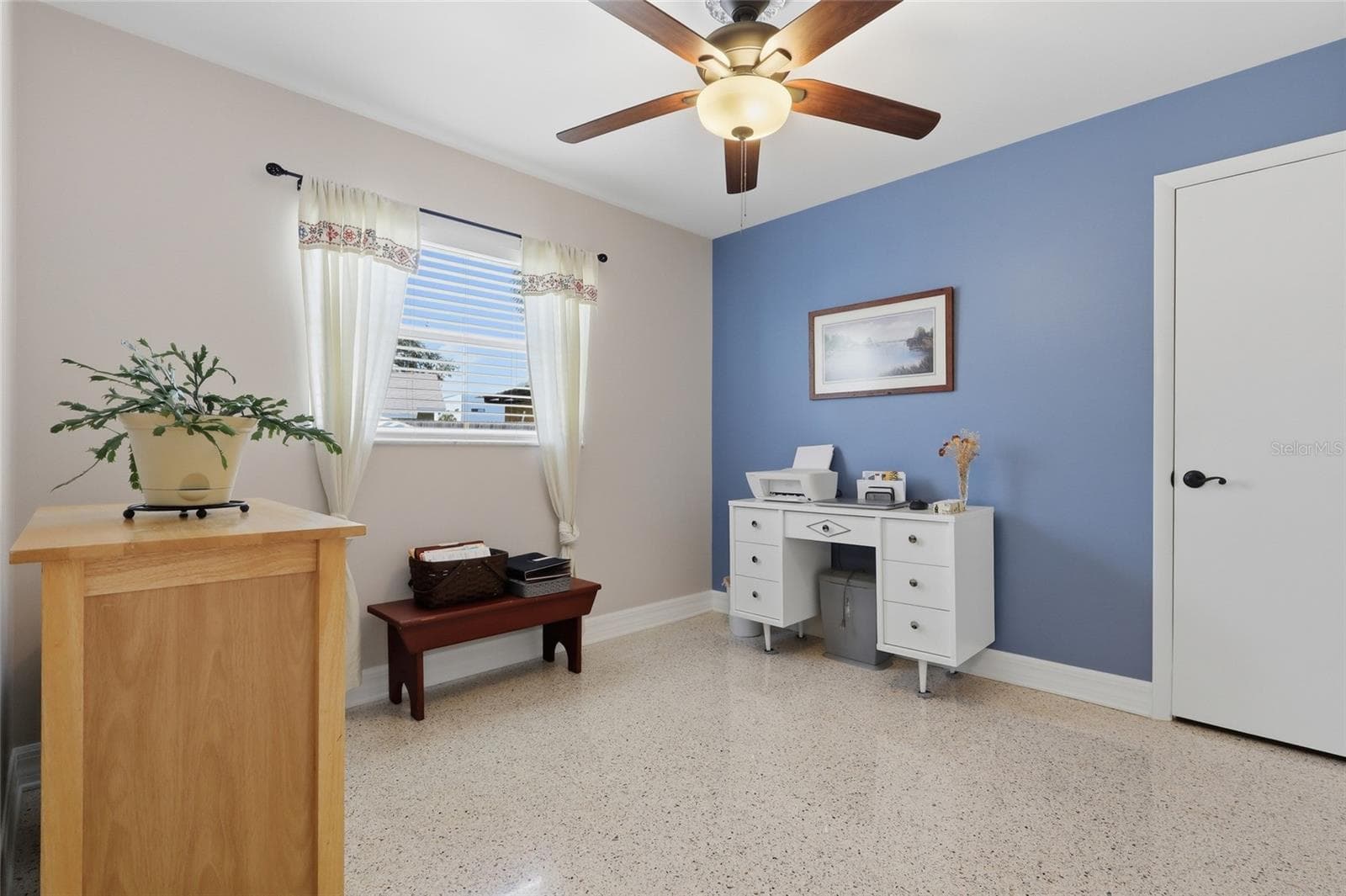 Single Family Residence at 8403 S FLINTROCK CT, TAMPA, photo 8 of 43
