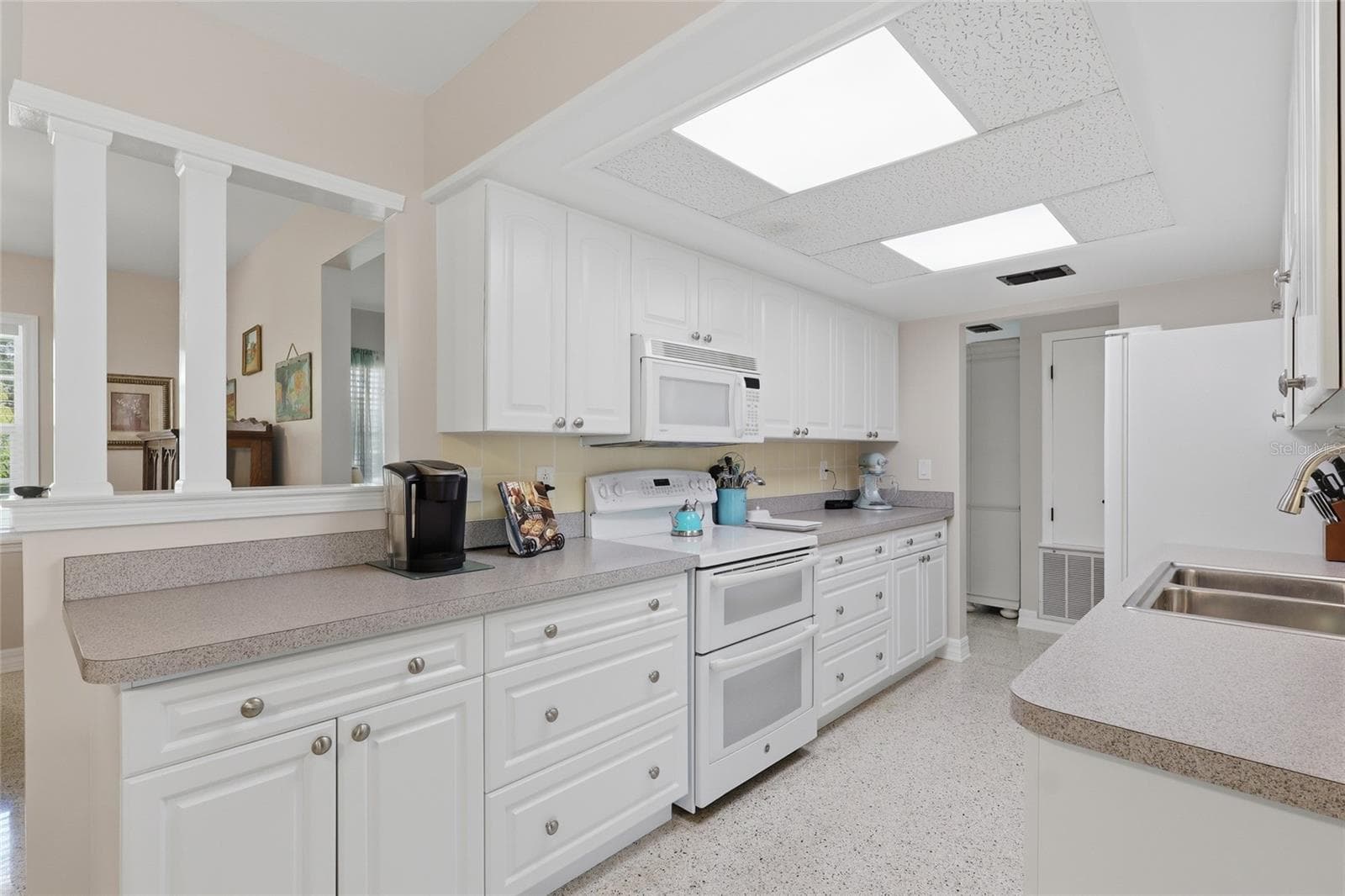 Single Family Residence at 8403 S FLINTROCK CT, TAMPA, photo 11 of 43