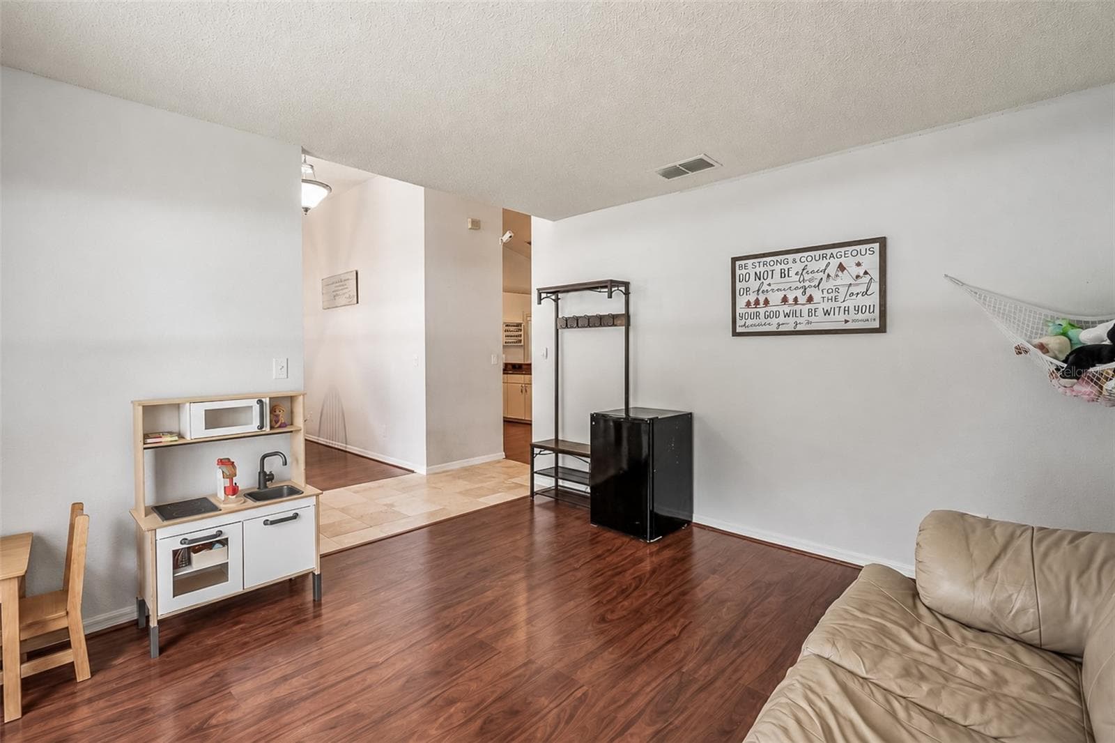 Living room/play room - 1326 OAK VALLEY BLVD, MINNEOLA