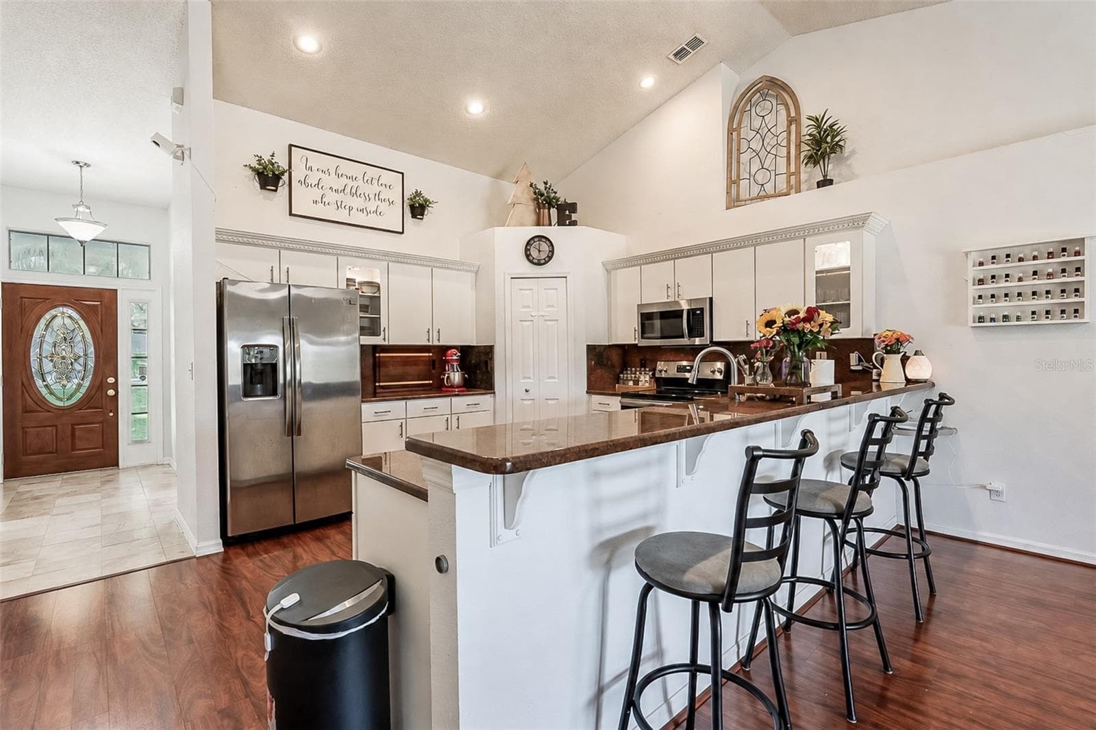 Bar top/Brazilian granite counters - 1326 OAK VALLEY BLVD, MINNEOLA