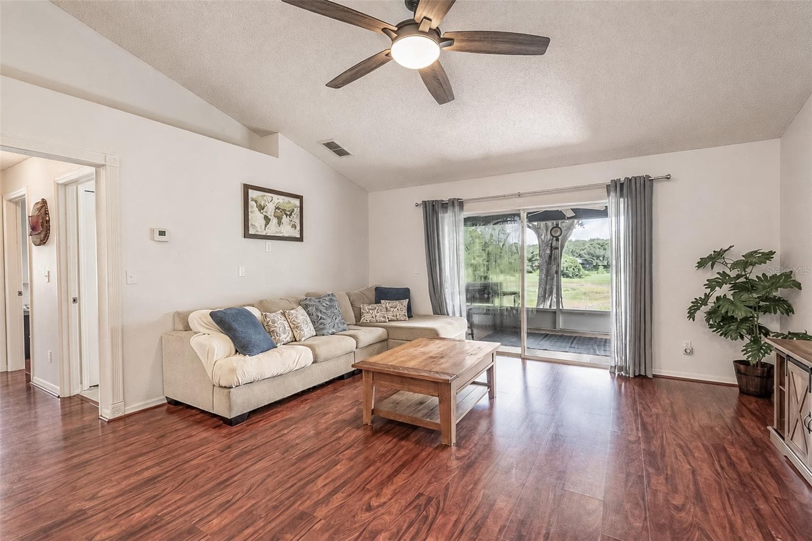 Main family room - 1326 OAK VALLEY BLVD, MINNEOLA