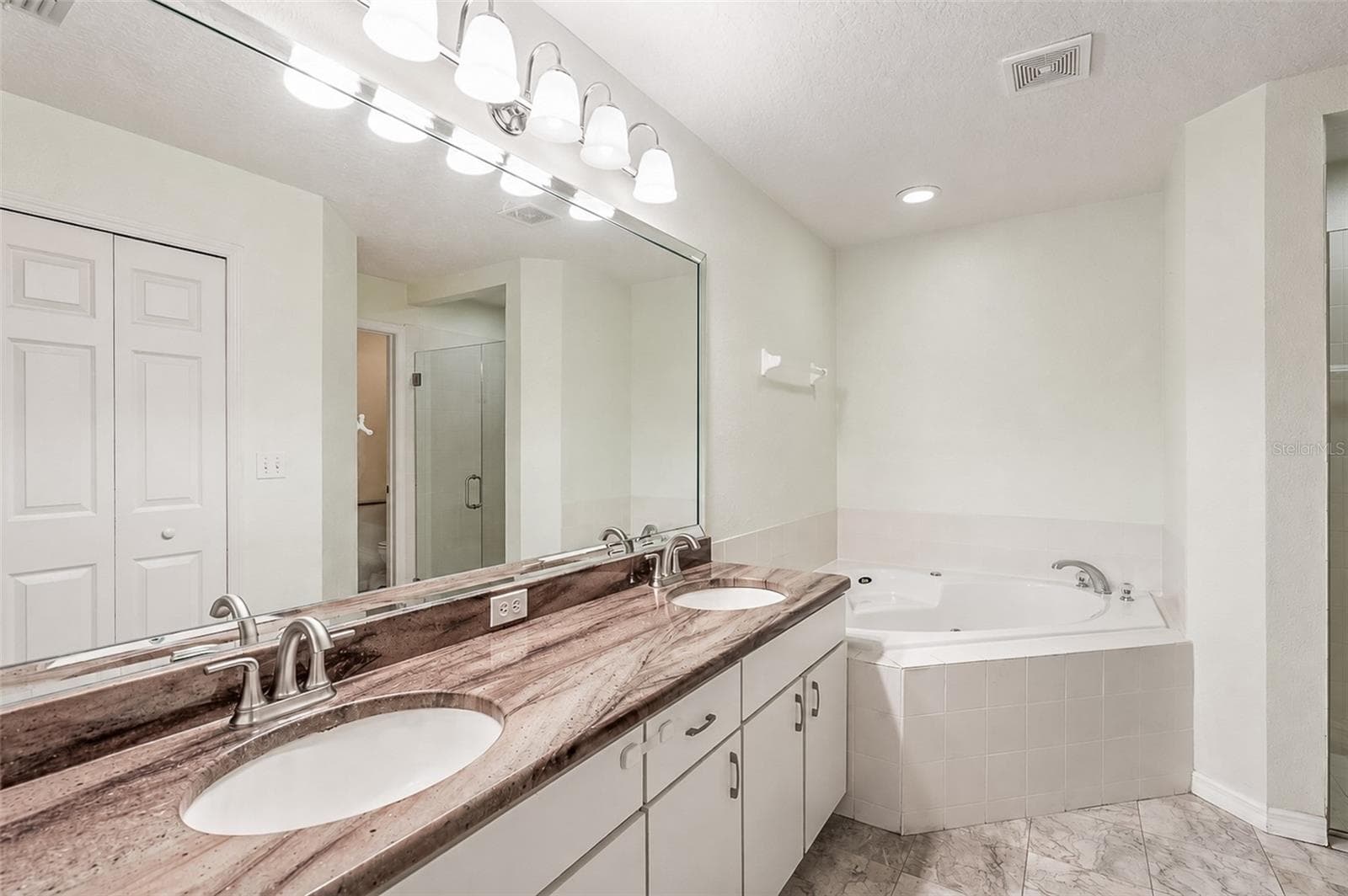 Primary bathroom - 1326 OAK VALLEY BLVD, MINNEOLA