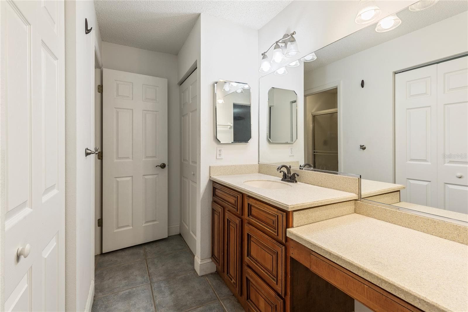 Villa at 321 DOVER CT E, SAFETY HARBOR, photo 33 of 46