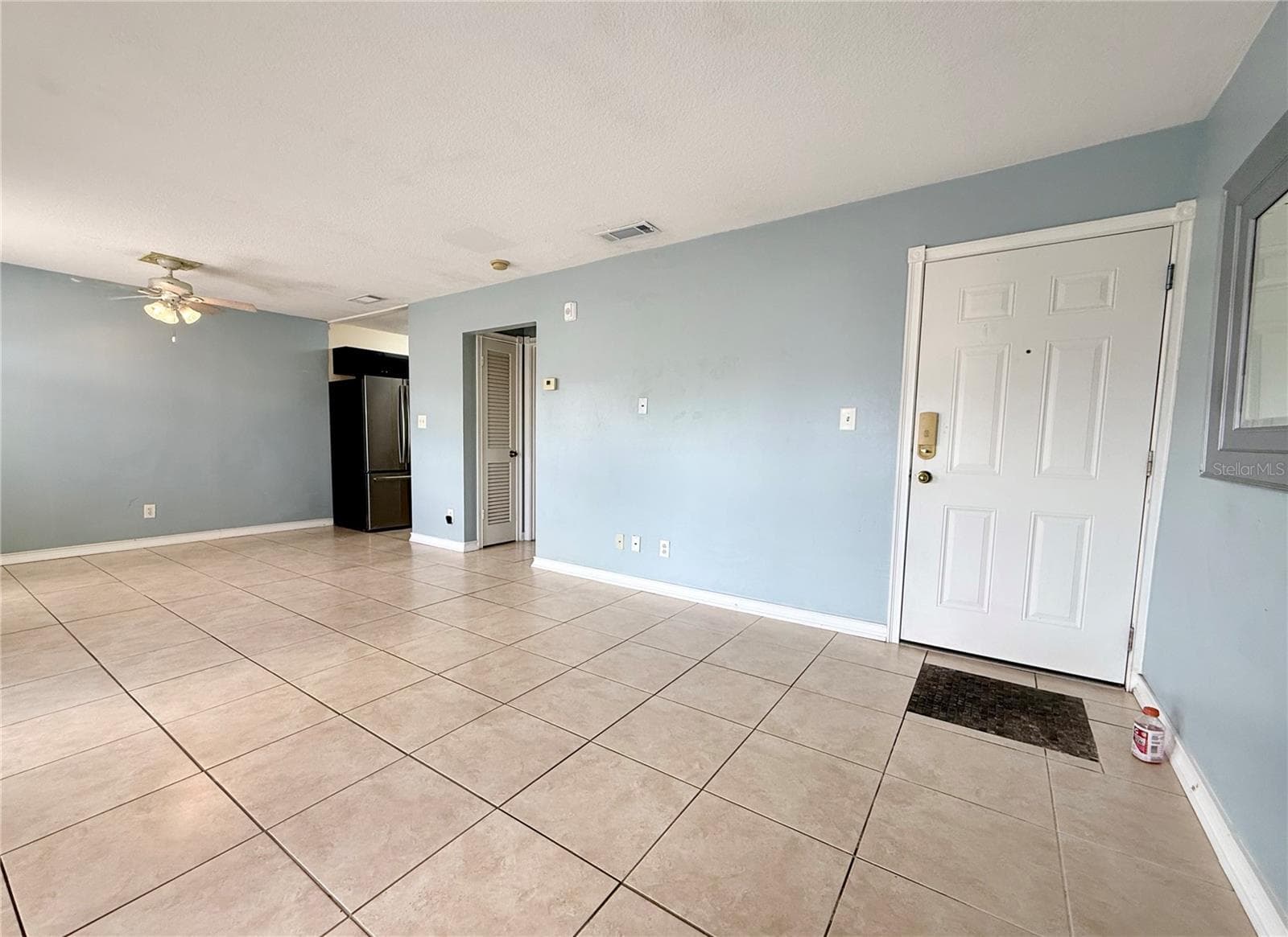 Condominium at 4784 BEACH DR SE #B, ST PETERSBURG, photo 3 of 40