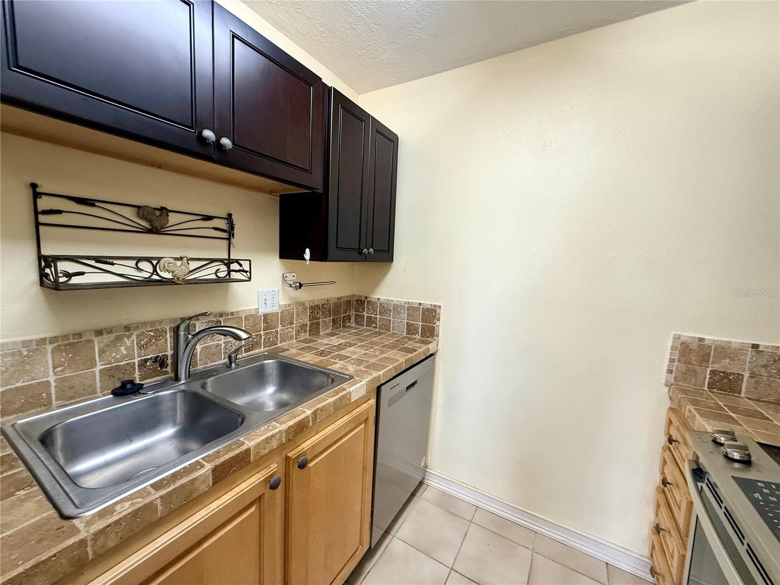 Condominium at 4784 BEACH DR SE #B, ST PETERSBURG, photo 6 of 40