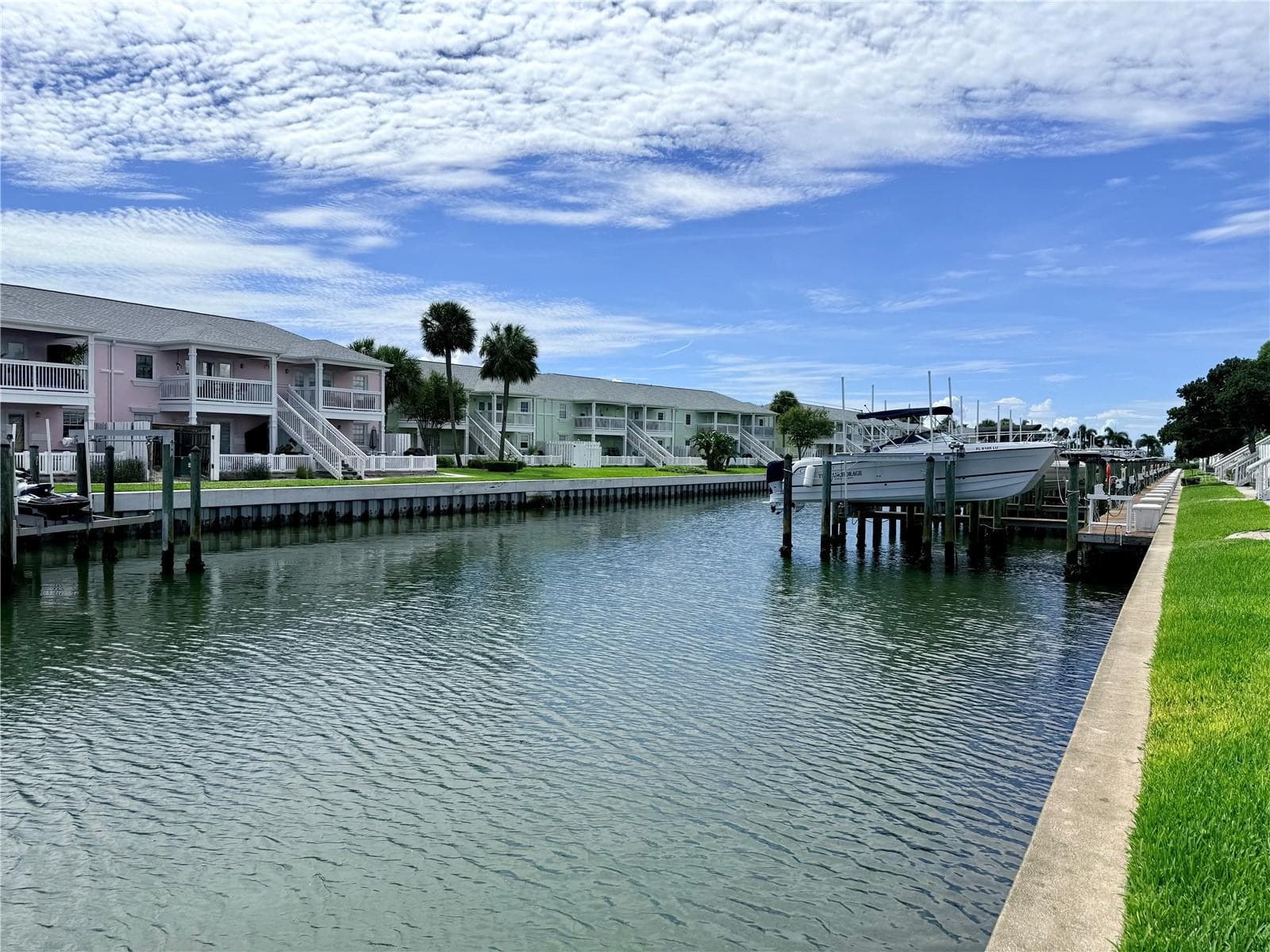 Condominium at 4784 BEACH DR SE #B, ST PETERSBURG, photo 11 of 40
