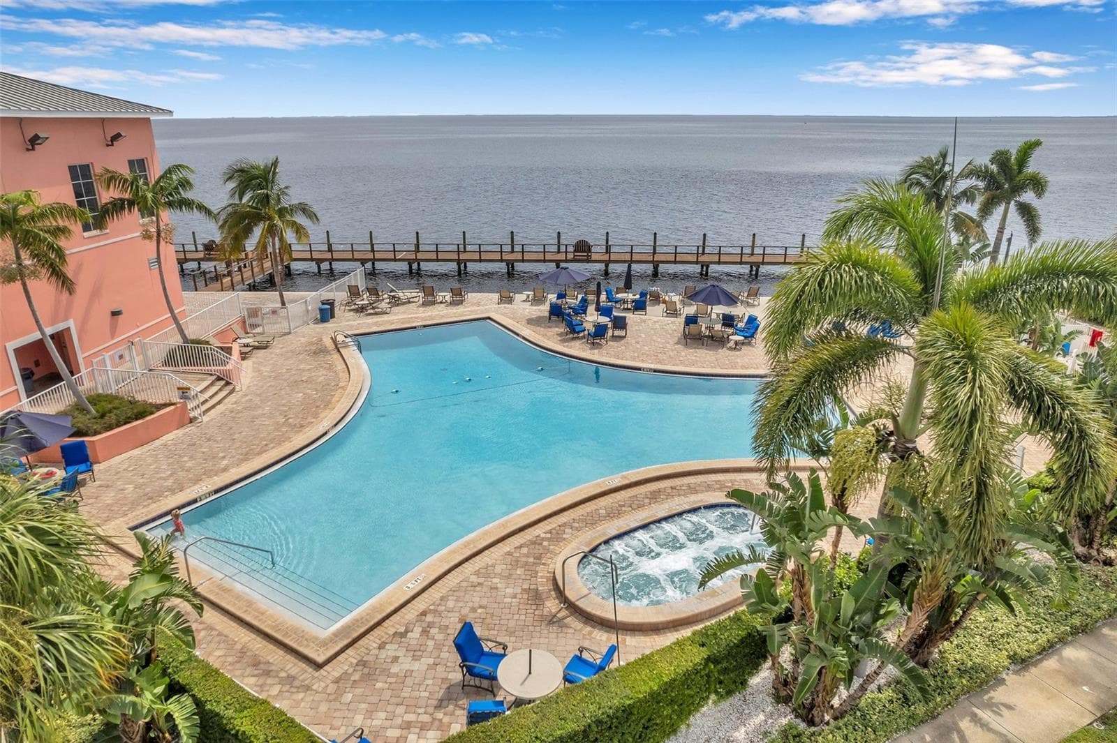 Condominium at 4784 BEACH DR SE #B, ST PETERSBURG, photo 36 of 40