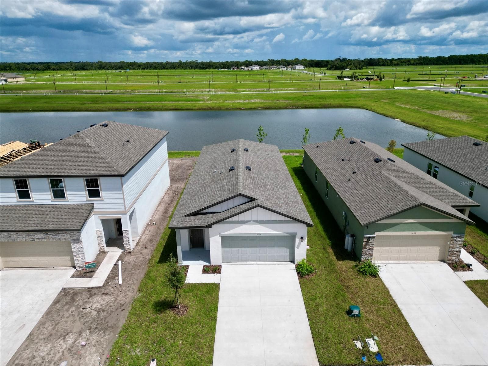 Single Family Residence at 10535 CURVING CREEK LOOP, PARRISH, photo 2 of 7