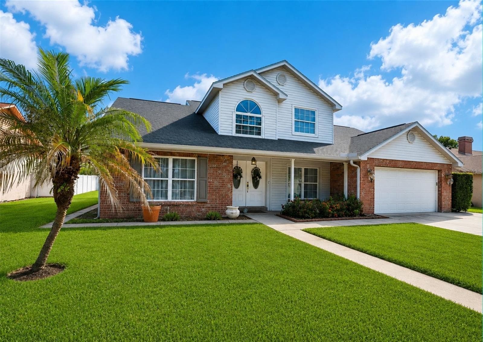 1424 DUMONT DR