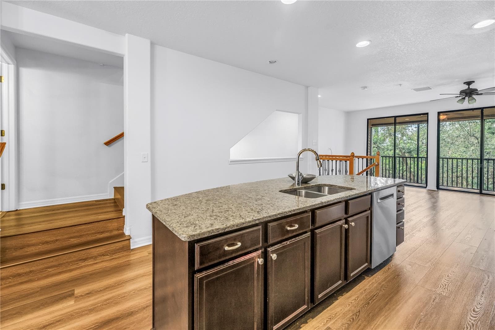 Townhouse at 9715 BAY GROVE LN, TAMPA, photo 13 of 57